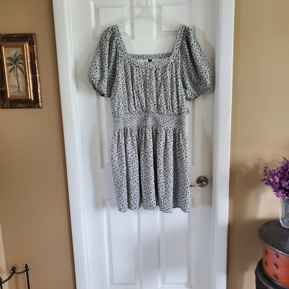 Old Navy Plus Size Black Floral Print Dress
